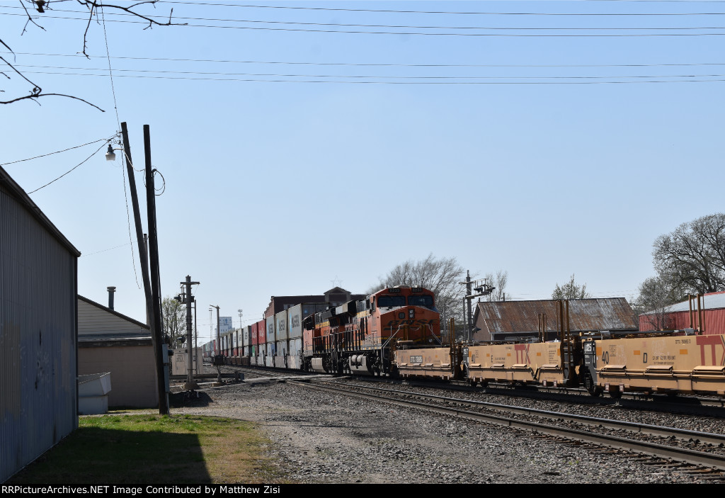 BNSF 3969 8233